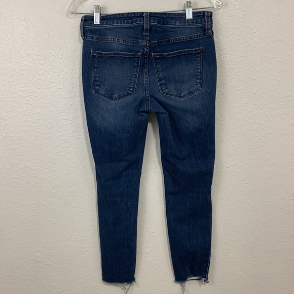 Universal Thread Raw Hem Mid Rise Jeggings Size 2 - Picture 4 of 6